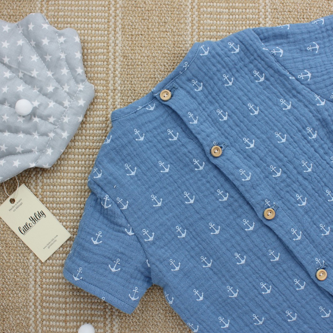 camisa ancla azul botones